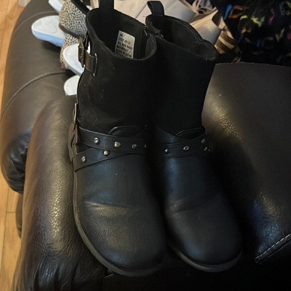 Black Boots